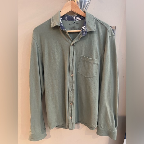 Button up - Picture 1 of 3